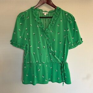 Riley & Rae Short Sleeve Ruffle Floral Blouse. Size Medium.